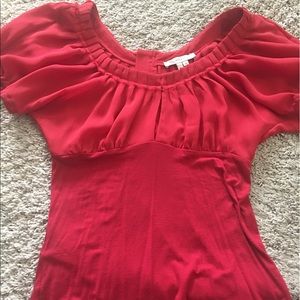 💚 XS Red zippered up top with tight fitted waist